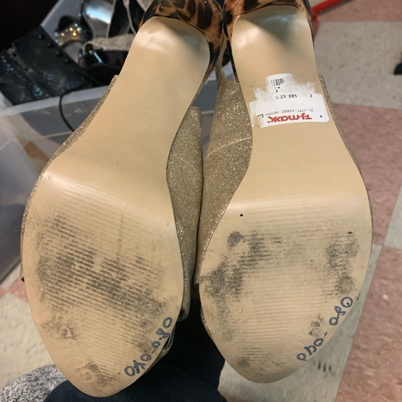 Guess Heels - Picture 2 of 2